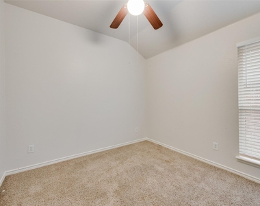 2760 Beacon Hill Drive - Photo Thumbnail 21