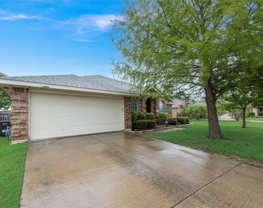 2760 Beacon Hill Drive - Photo Thumbnail 1