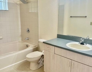116 Sw Peacock Boulevard - Photo Thumbnail 9