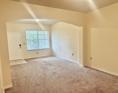 116 Sw Peacock Boulevard - Photo Thumbnail 2
