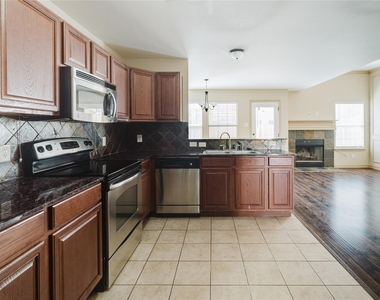 12604 Bay Avenue - Photo Thumbnail 7