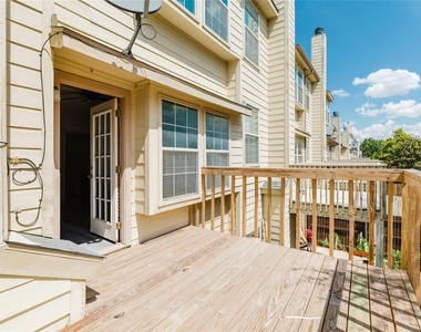 12604 Bay Avenue - Photo Thumbnail 27