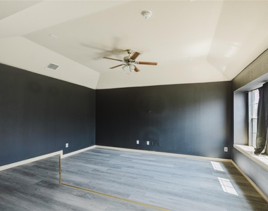 12604 Bay Avenue - Photo Thumbnail 21
