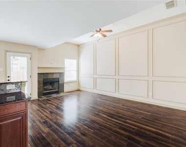 12604 Bay Avenue - Photo Thumbnail 6