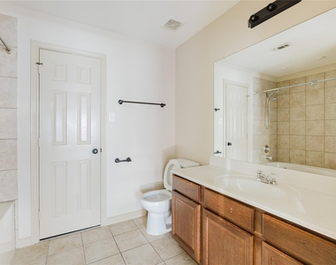 12604 Bay Avenue - Photo Thumbnail 18