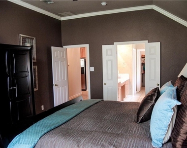 2604 Trinity Terrace - Photo Thumbnail 13