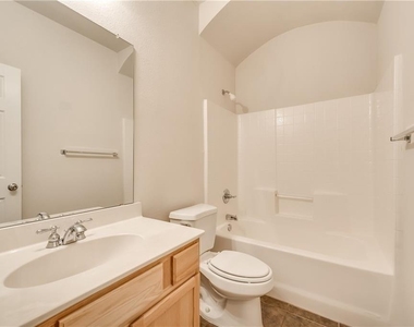 5601 Millers Creek Drive - Photo Thumbnail 15