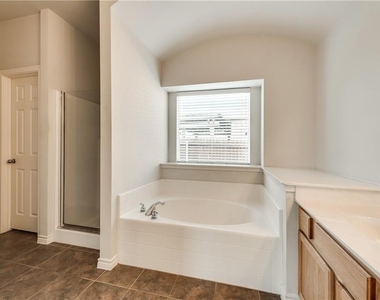 5601 Millers Creek Drive - Photo Thumbnail 12