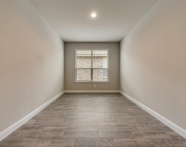 2441 Bellatrix Drive - Photo Thumbnail 11