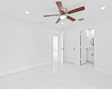 616 S Pine Street - Photo Thumbnail 12