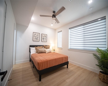 2804 Weisenberger Street - Photo Thumbnail 13