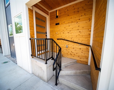 2804 Weisenberger Street - Photo Thumbnail 1