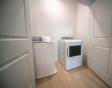 2804 Weisenberger Street - Photo Thumbnail 15