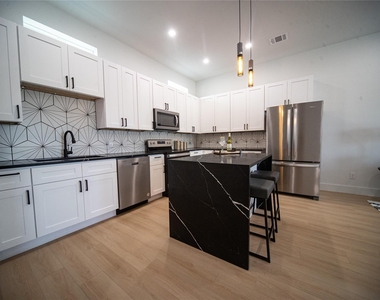 2804 Weisenberger Street - Photo Thumbnail 7