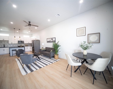 2804 Weisenberger Street - Photo Thumbnail 9