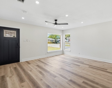 621 Truman Street - Photo Thumbnail 11