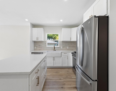 621 Truman Street - Photo Thumbnail 10