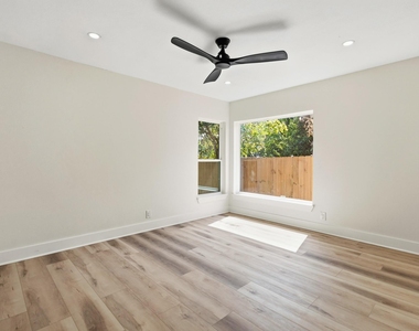 621 Truman Street - Photo Thumbnail 15