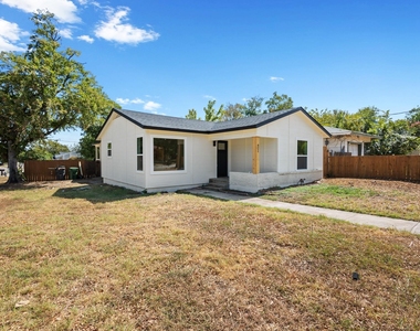 621 Truman Street - Photo Thumbnail 1