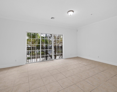 601 S Federal Highway - Photo Thumbnail 7