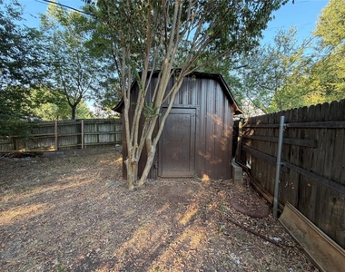 6203 Circo Drive - Photo Thumbnail 32