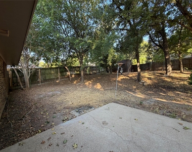 6203 Circo Drive - Photo Thumbnail 28