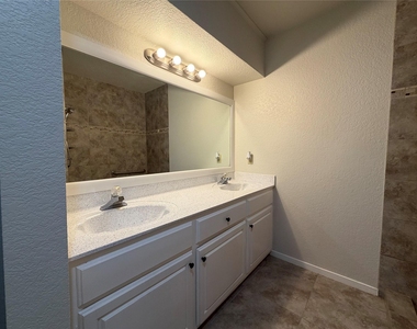 6203 Circo Drive - Photo Thumbnail 17