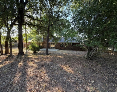 6203 Circo Drive - Photo Thumbnail 34