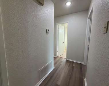 6203 Circo Drive - Photo Thumbnail 20
