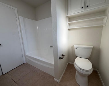 6203 Circo Drive - Photo Thumbnail 24