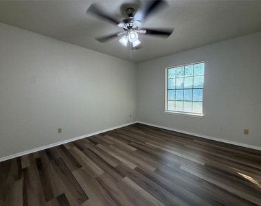 6203 Circo Drive - Photo Thumbnail 21