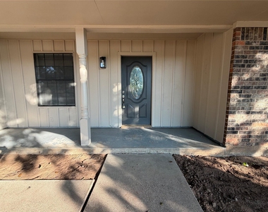 6203 Circo Drive - Photo Thumbnail 1