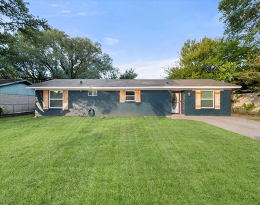 3514 Kings Circle - Photo Thumbnail 1
