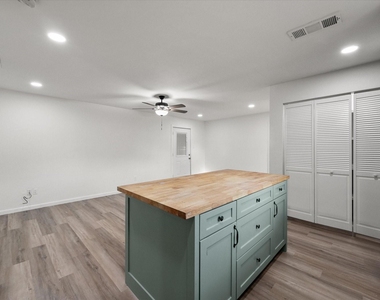 3514 Kings Circle - Photo Thumbnail 17