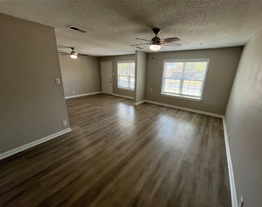 9415 Musgrave Drive - Photo Thumbnail 5