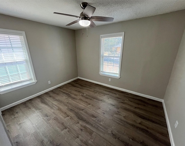 9415 Musgrave Drive - Photo Thumbnail 12