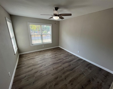 9415 Musgrave Drive - Photo Thumbnail 14