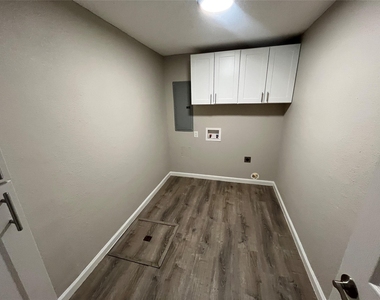 9415 Musgrave Drive - Photo Thumbnail 7