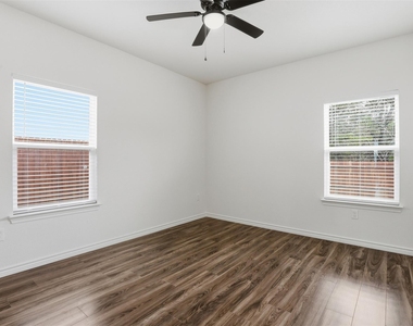 5718 Barkridge Drive - Photo Thumbnail 27