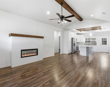 5718 Barkridge Drive - Photo Thumbnail 24