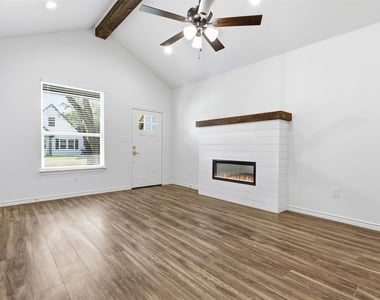 5718 Barkridge Drive - Photo Thumbnail 16