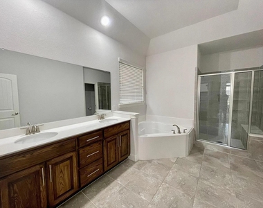 10705 Galveston Place - Photo Thumbnail 12