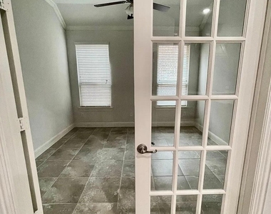 10705 Galveston Place - Photo Thumbnail 8