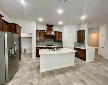 10705 Galveston Place - Photo Thumbnail 3