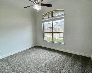 10705 Galveston Place - Photo Thumbnail 9