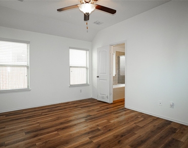 3017 Cassinia Parkway - Photo Thumbnail 11
