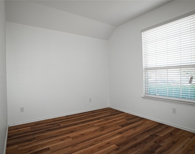 3017 Cassinia Parkway - Photo Thumbnail 15