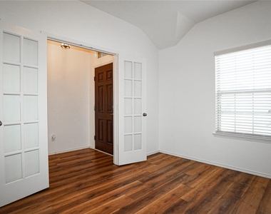 3017 Cassinia Parkway - Photo Thumbnail 8