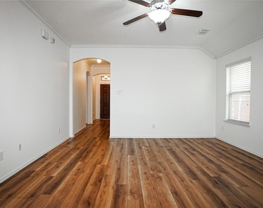 3017 Cassinia Parkway - Photo Thumbnail 2