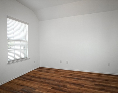 3017 Cassinia Parkway - Photo Thumbnail 9